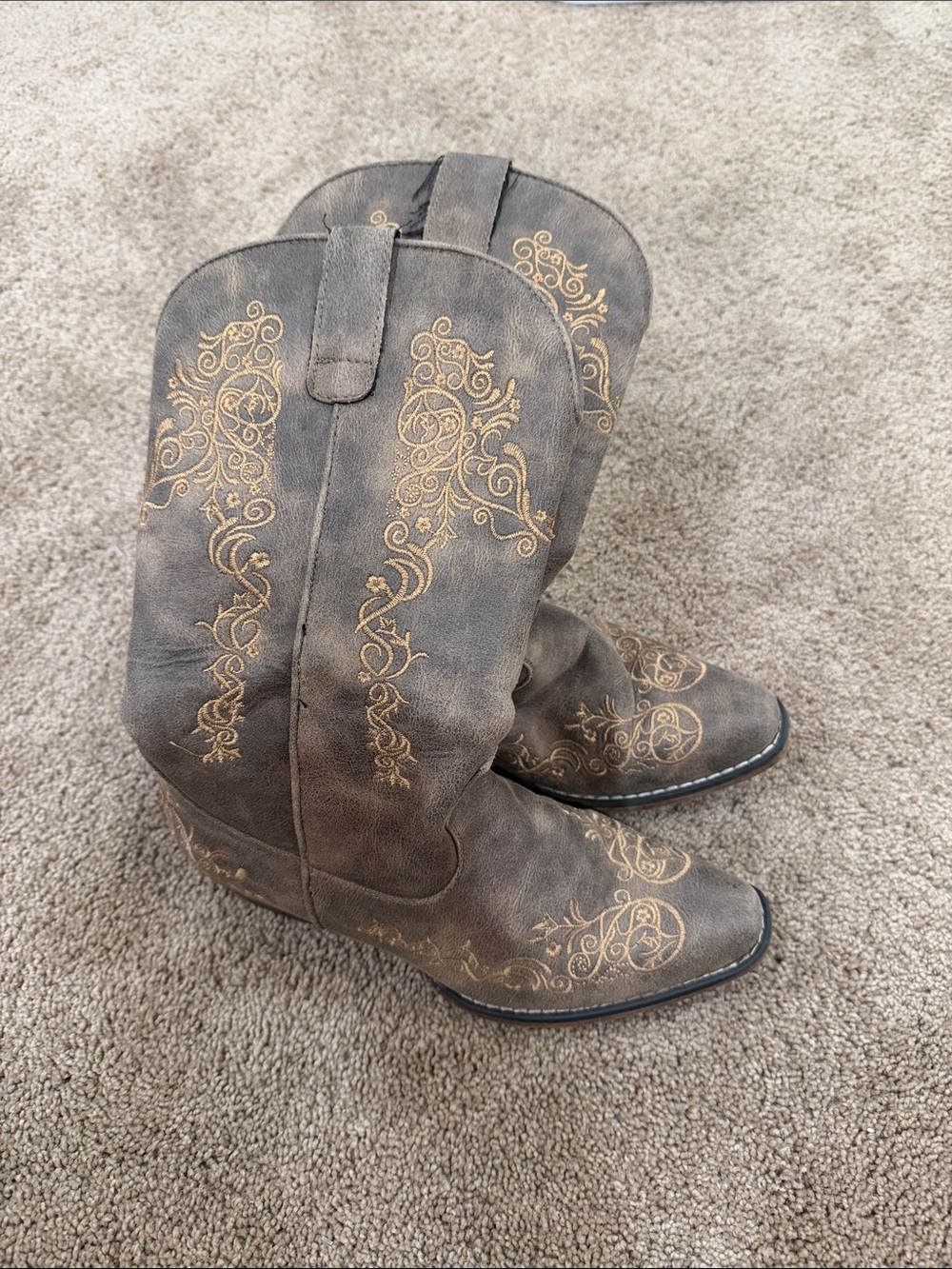 Roper Brown Western Cowboy Boots with Embroidery